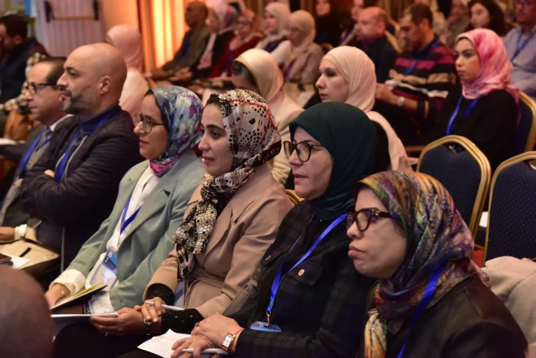Participants attentifs en séance, 2ᵉ congrès 2024
