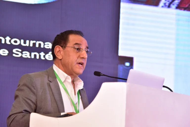 Intervenant au pupitre, 2ᵉ congrès 2024