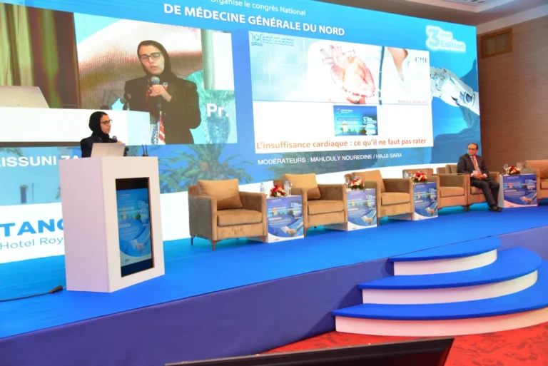 Intervenante au pupitre, 3ᵉ congrès 2025